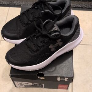 Under Armour Men's Black and White Athletic Shoes